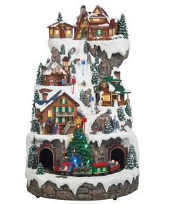 Montagne de ski animée des fêtes